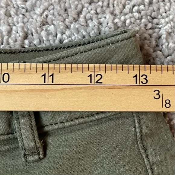 Simply Vera Vera Wang Green Shorts Size 2 Medium Rise Pockets Button Zip Closure - Picture 6 of 10